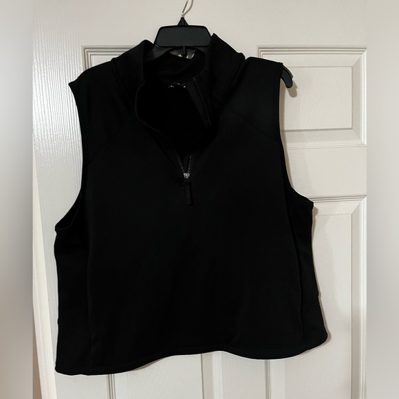 ✨ Athleta Unstoppable Quarter Zip Vest - Like New ✨ - Picture 2 of 7